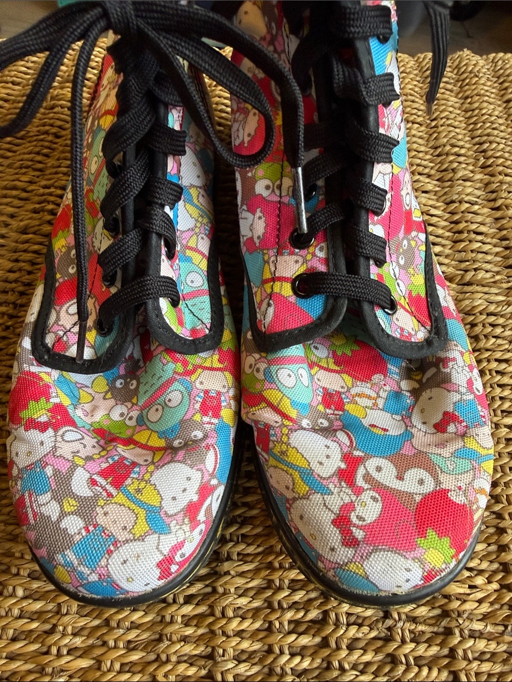Perfect Dr. Martens Shoreditch Boot Womens Good Sanrio Hello Kitty 2014 - Picture 2 of 6